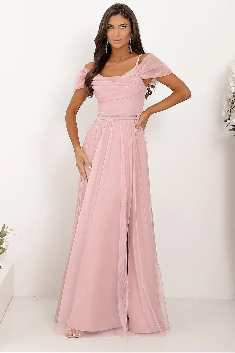 Robe longue rose poudrée épaules dénudées