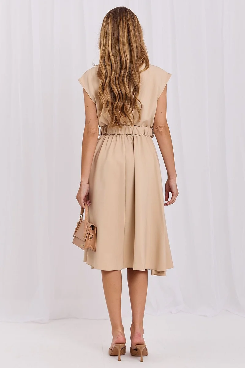 Robe évasée beige fluide manches courtes