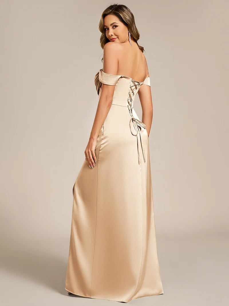 Robe de soirée longue en satin à épaules dénudées et manches courtes