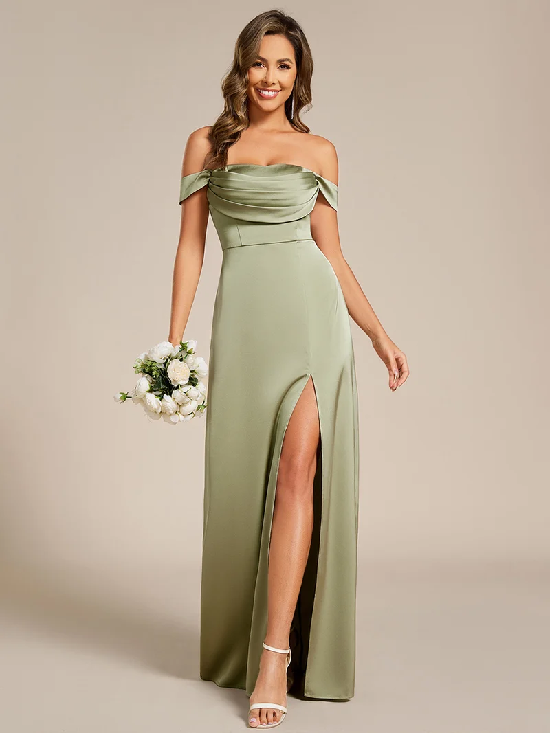 Robe de soirée longue en satin à épaules dénudées et manches courtes