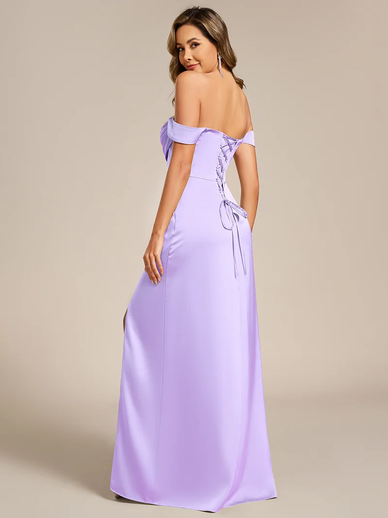 Robe de soirée longue en satin à épaules dénudées et manches courtes