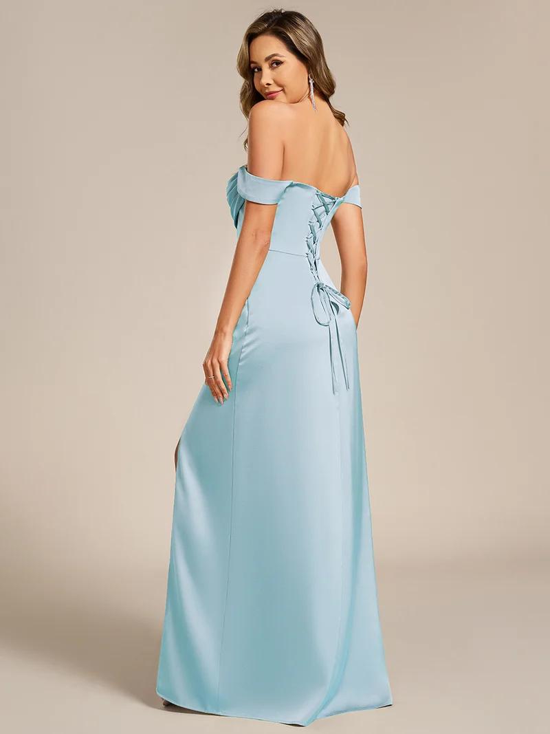 Robe de soirée longue en satin à épaules dénudées et manches courtes