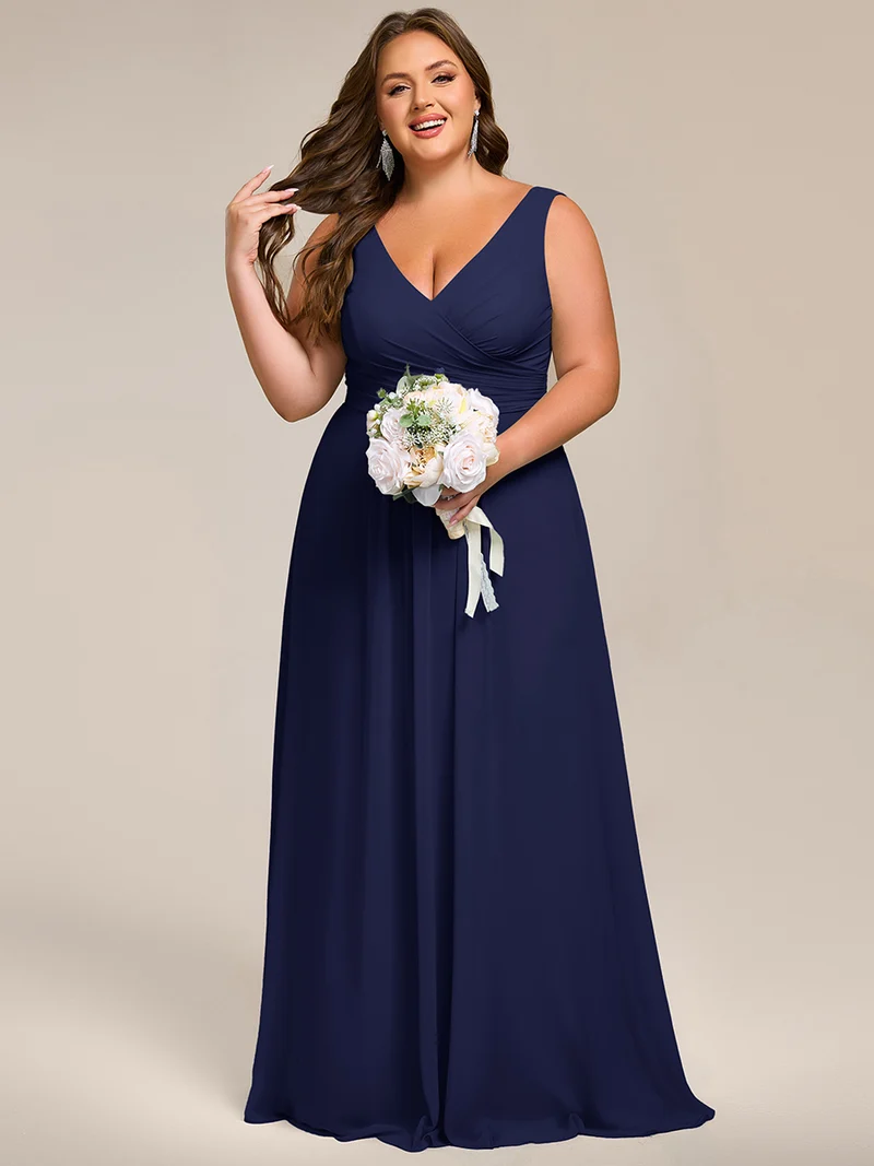 Robe de soirée longue en mousseline plissée sans bretelles à col en V