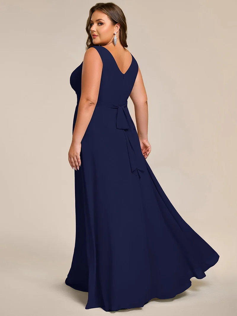 Robe de soirée longue en mousseline plissée sans bretelles à col en V