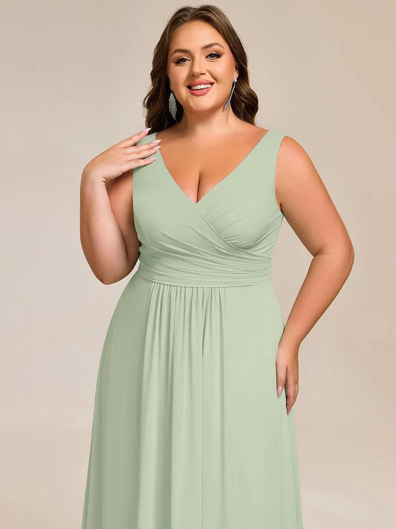 Robe de soirée longue en mousseline plissée sans bretelles à col en V