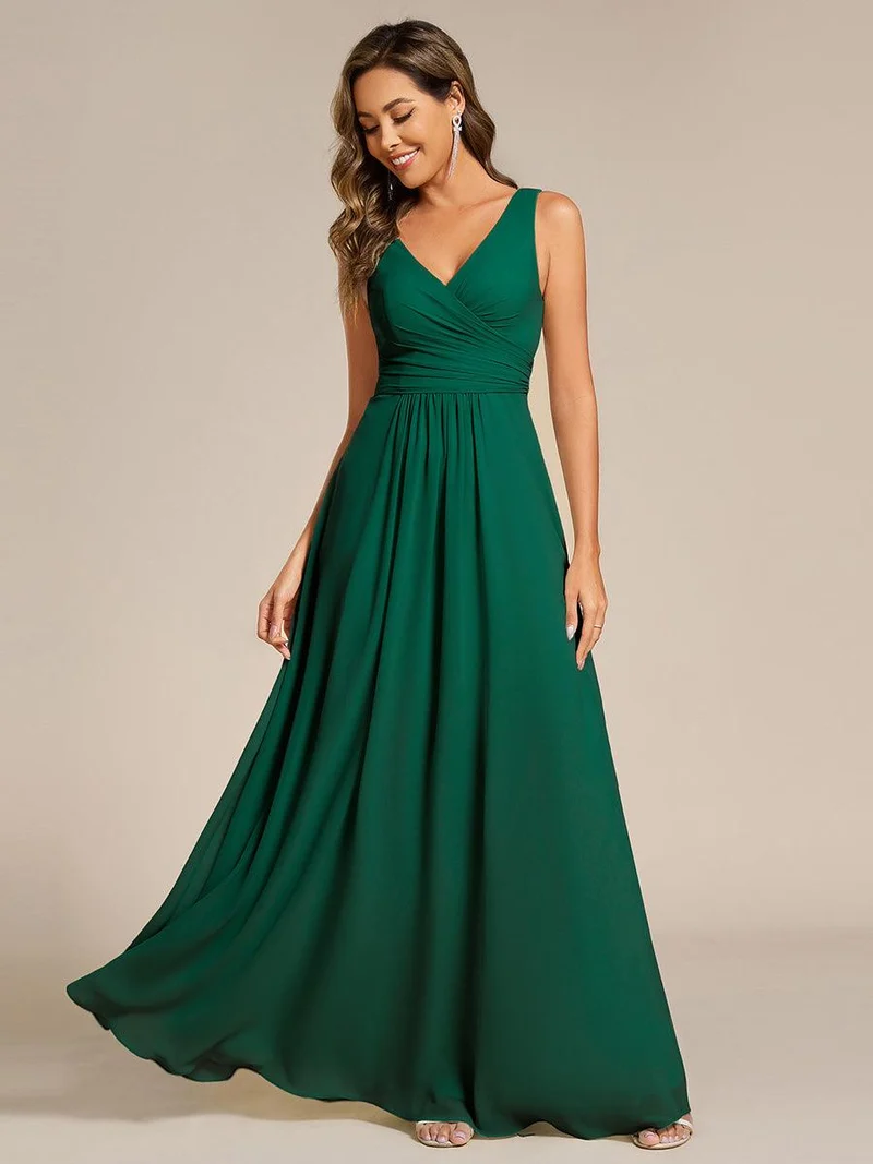 Robe de soirée longue en mousseline plissée sans bretelles à col en V