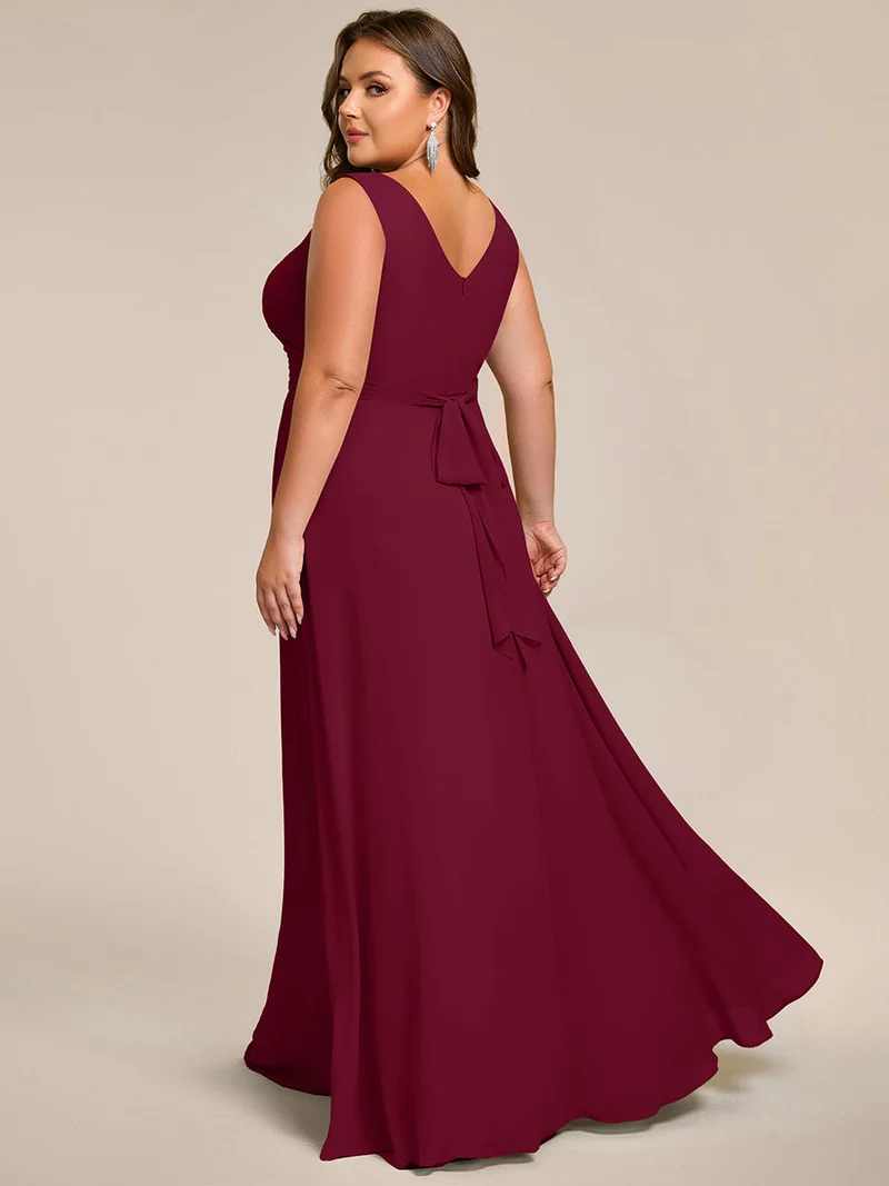 Robe de soirée longue en mousseline plissée sans bretelles à col en V