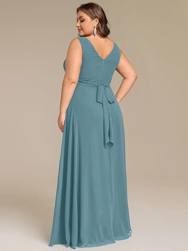 Robe de soirée longue en mousseline plissée sans bretelles à col en V