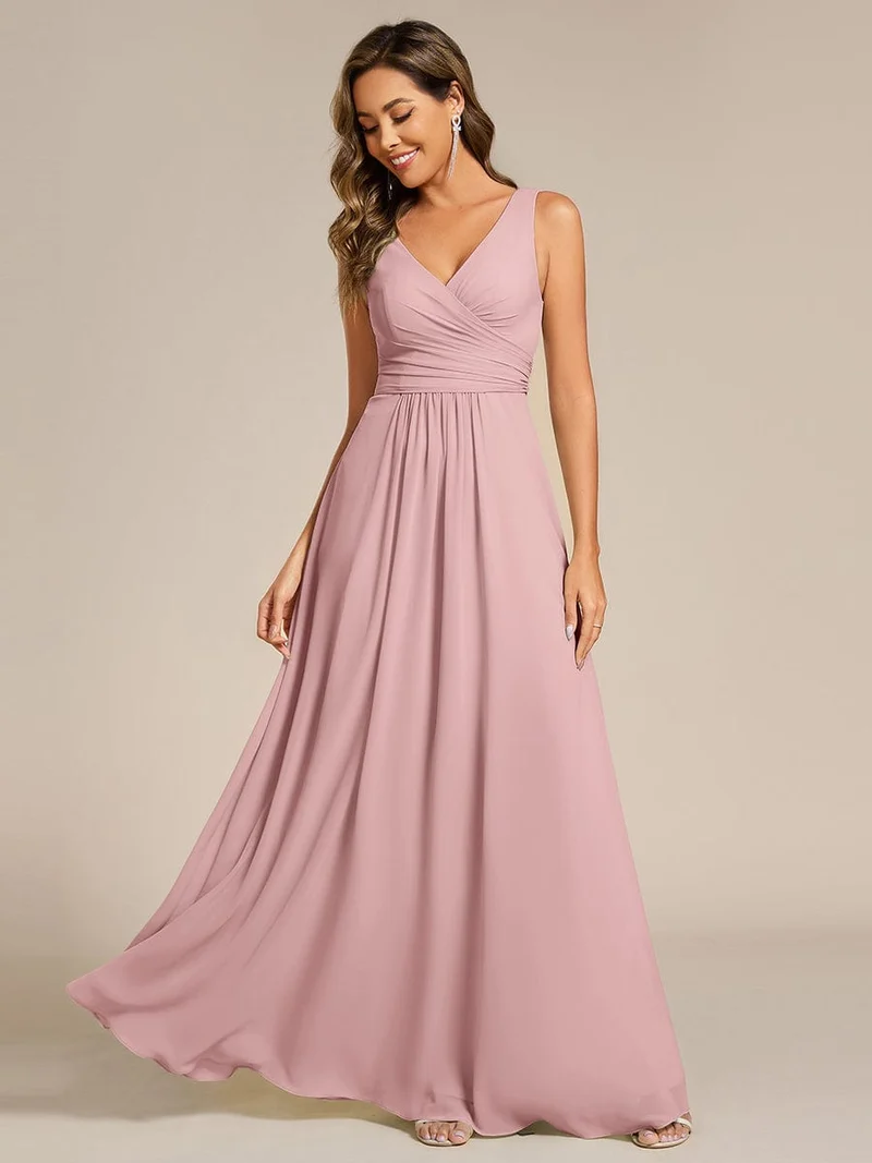 Robe de soirée longue en mousseline plissée sans bretelles à col en V
