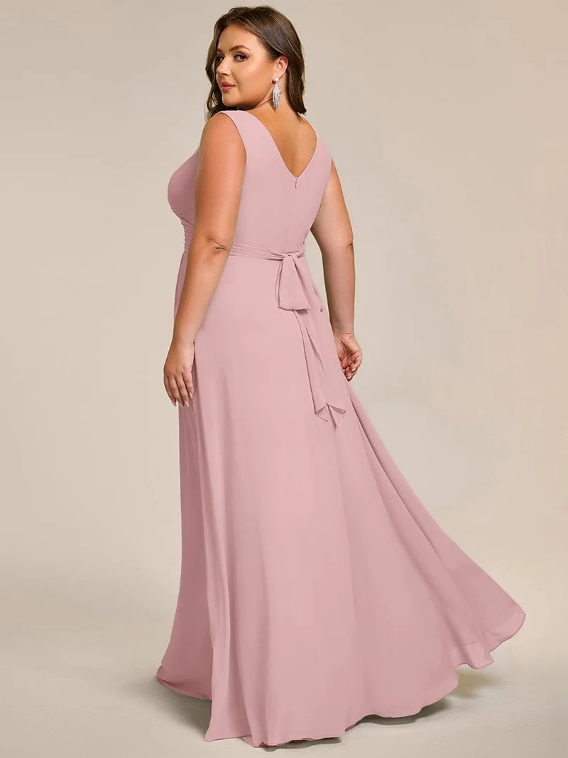 Robe de soirée longue en mousseline plissée sans bretelles à col en V