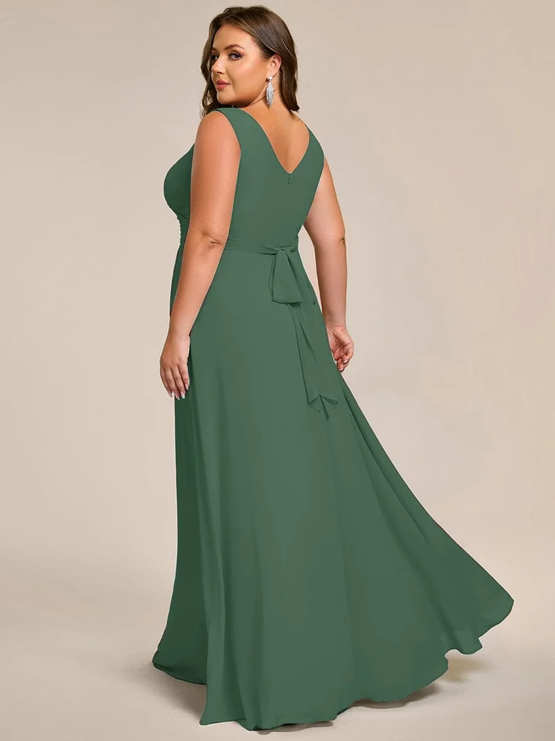Robe de soirée longue en mousseline plissée sans bretelles à col en V