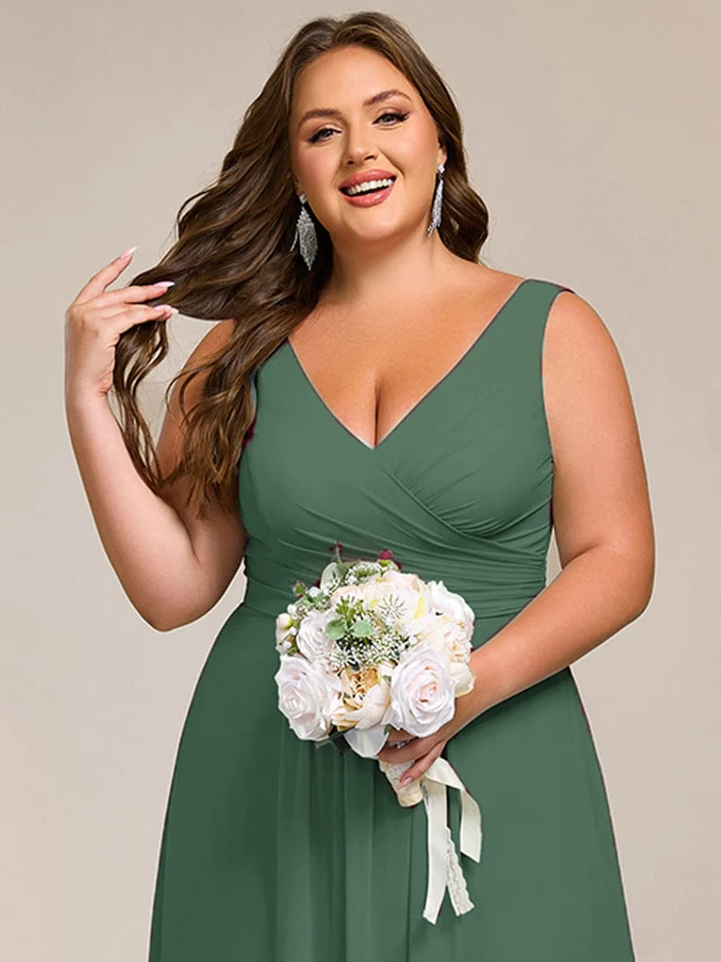 Robe de soirée longue en mousseline plissée sans bretelles à col en V