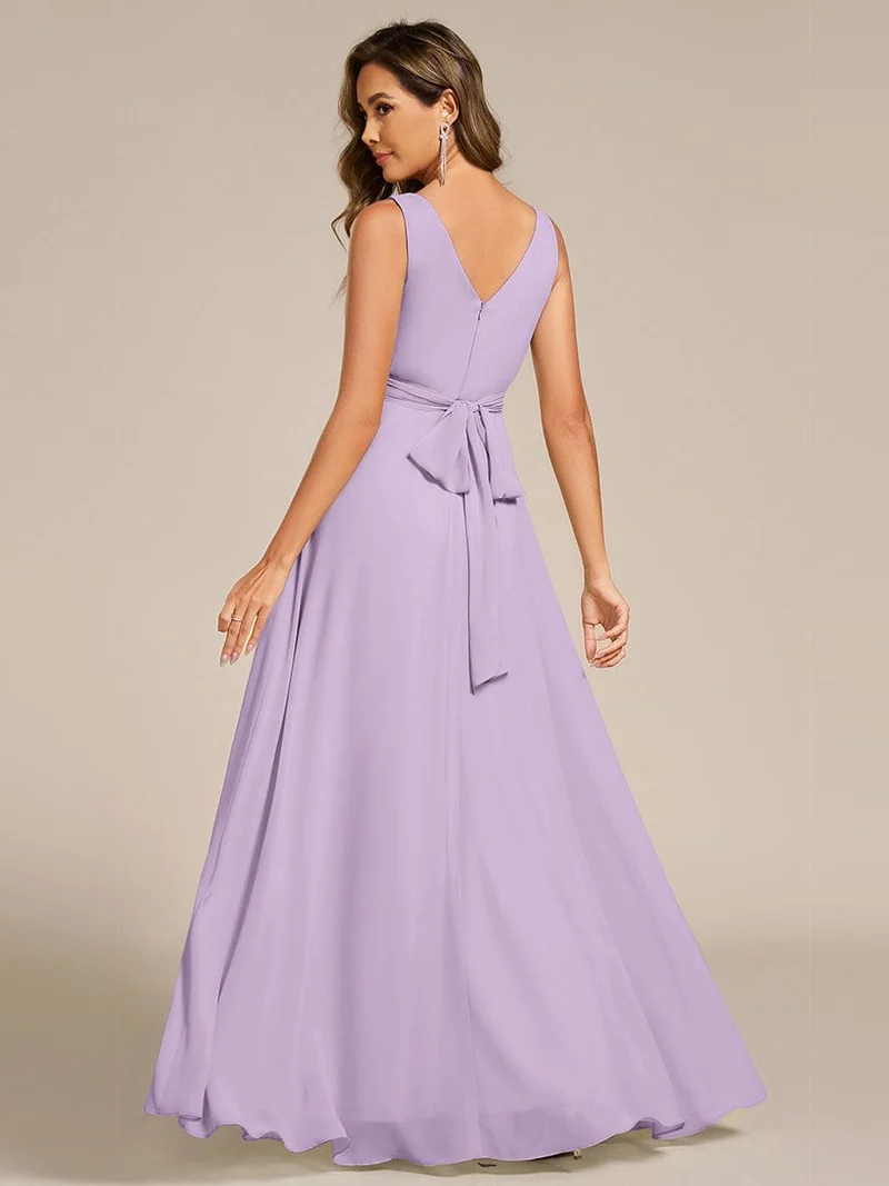 Robe de soirée longue en mousseline plissée sans bretelles à col en V