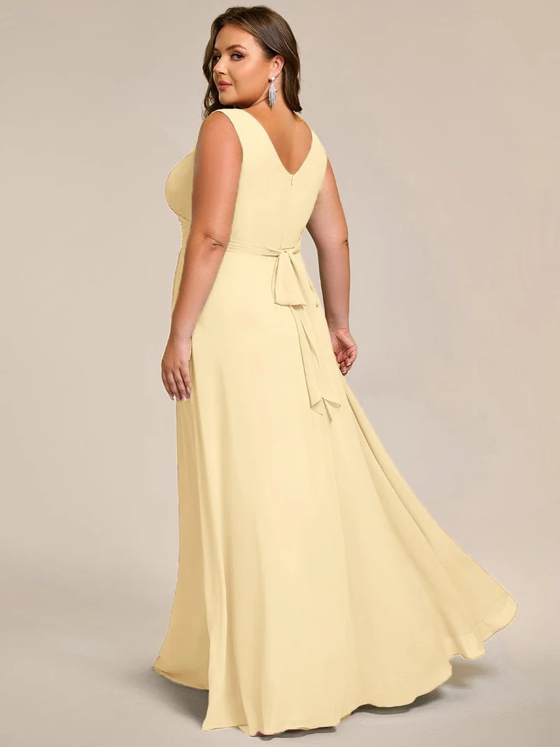 Robe de soirée longue en mousseline plissée sans bretelles à col en V