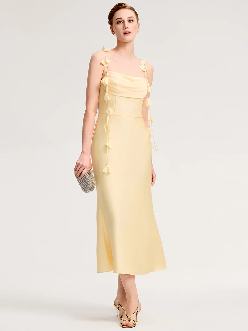 Robe d'invitée de mariage dos nu à bretelles fines et col drapé