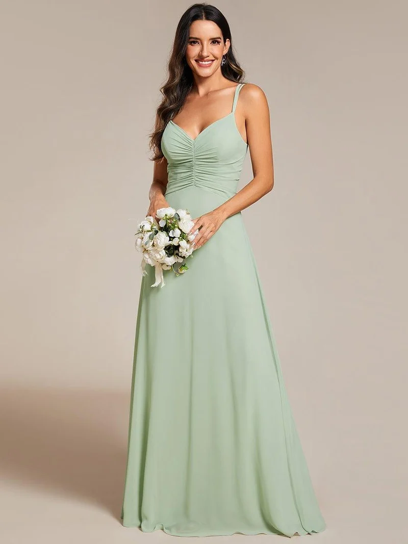 Robe de demoiselle d'honneur plissée chic à bretelles réglables et col en V