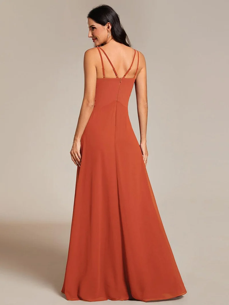 Robe de demoiselle d'honneur plissée chic à bretelles réglables et col en V