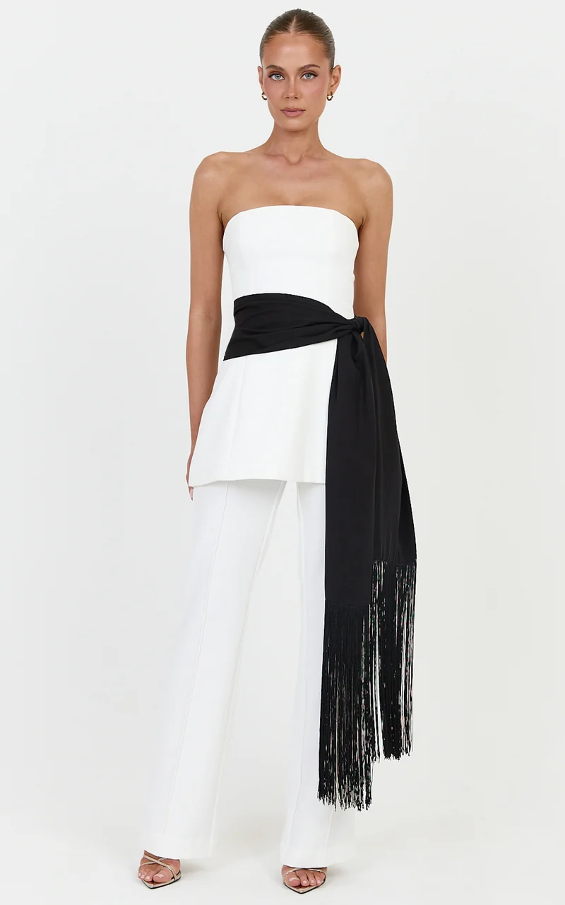 Romy Scarf - Scarf With Fringing in Black
