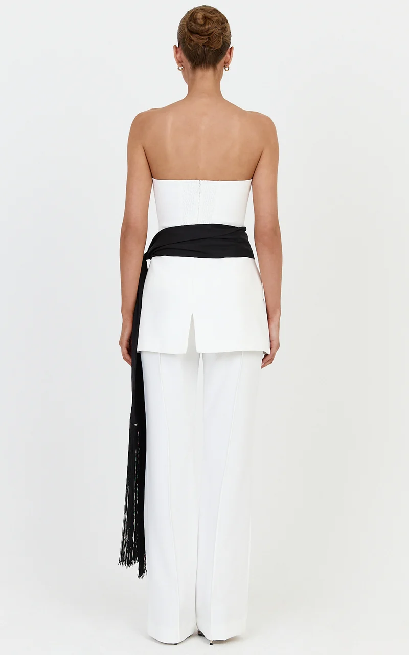 Romy Scarf - Scarf With Fringing in Black