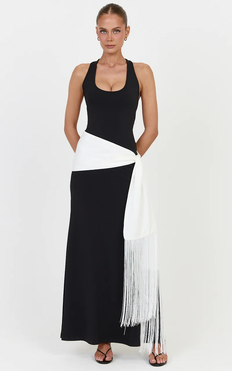 Romy Scarf - Scarf With Fringing in Ivory