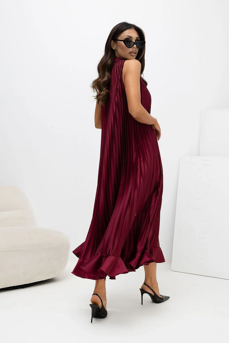 Robe longue plissée bordeaux sans manches