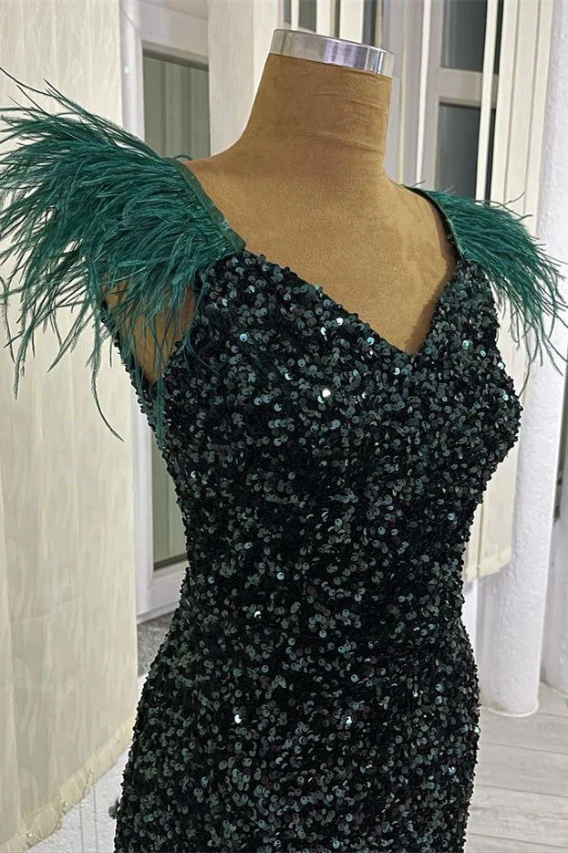 Robe de soirée sirène vert foncé à paillettes, col en V et plumes
