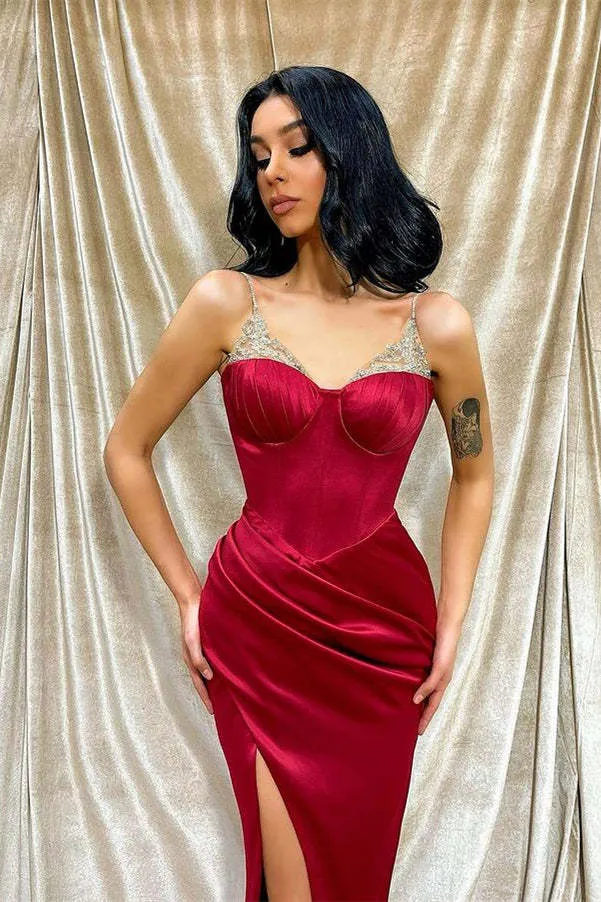 Robe de soirée sirène bordeaux exquise à bretelles spaghetti et perles