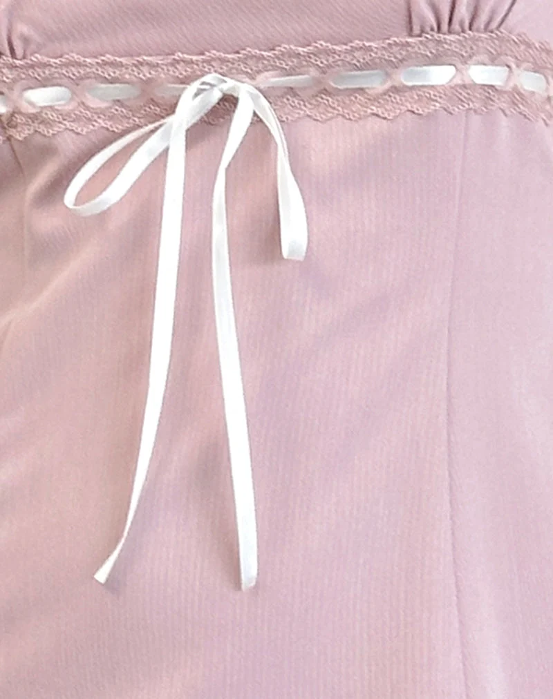 Robe Wimala en rose foncé avec bordures blanches