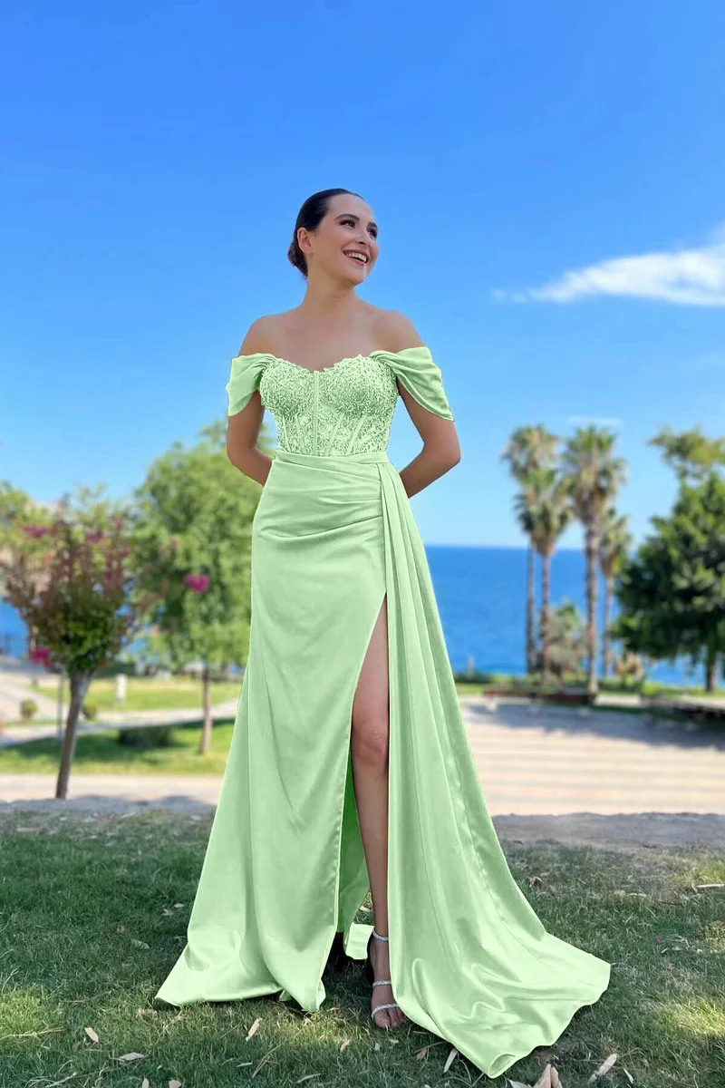 Robe de bal sirène à épaules dénudées et perles avec fente sur le devant