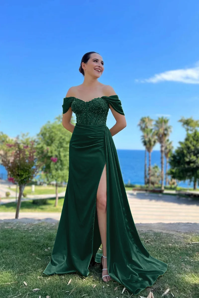 Robe de bal sirène à épaules dénudées et perles avec fente sur le devant