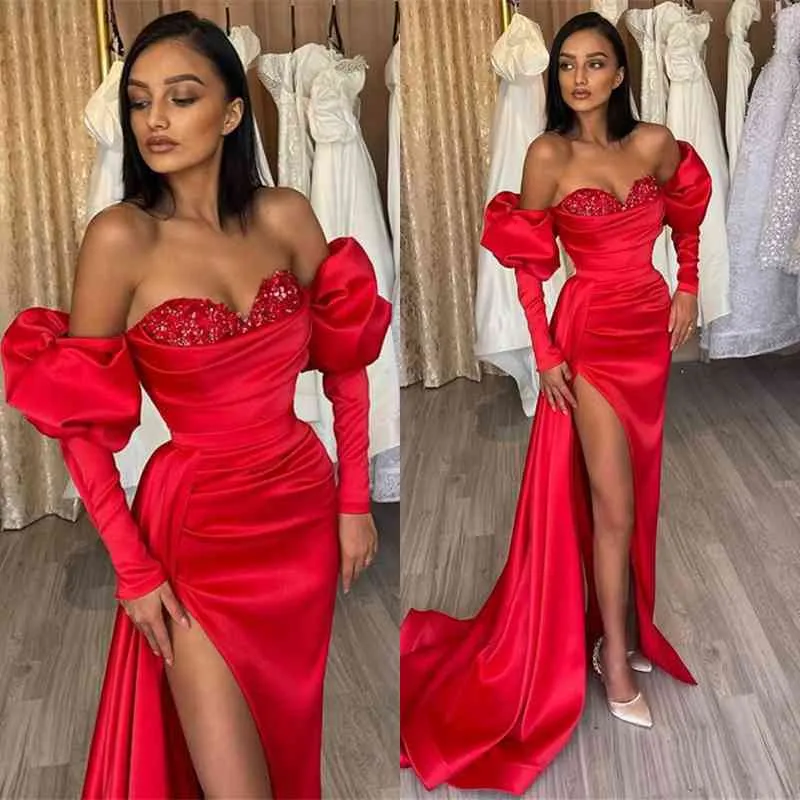 Robe de soirée rouge élégante à paillettes, épaules dénudées, manches bouffantes et fente