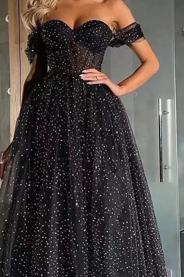 Robe de bal élégante noire en tulle à épaules dénudées et perles