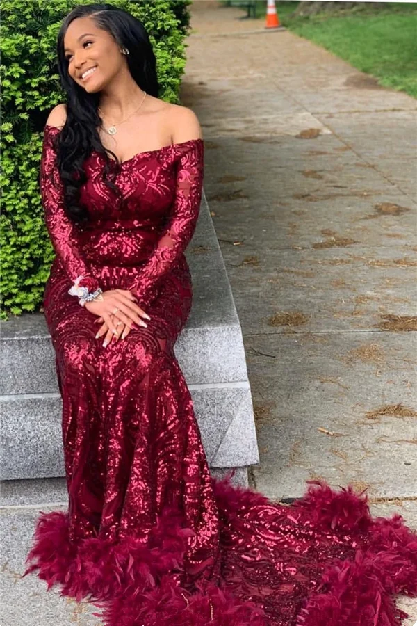 Robe de bal sirène bordeaux à paillettes, manches longues et plumes