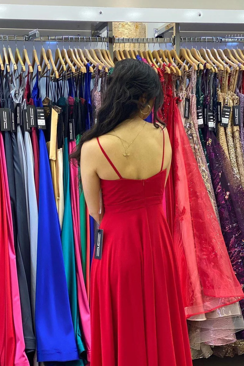 Robe de bal longue rouge à bretelles spaghetti avec fente