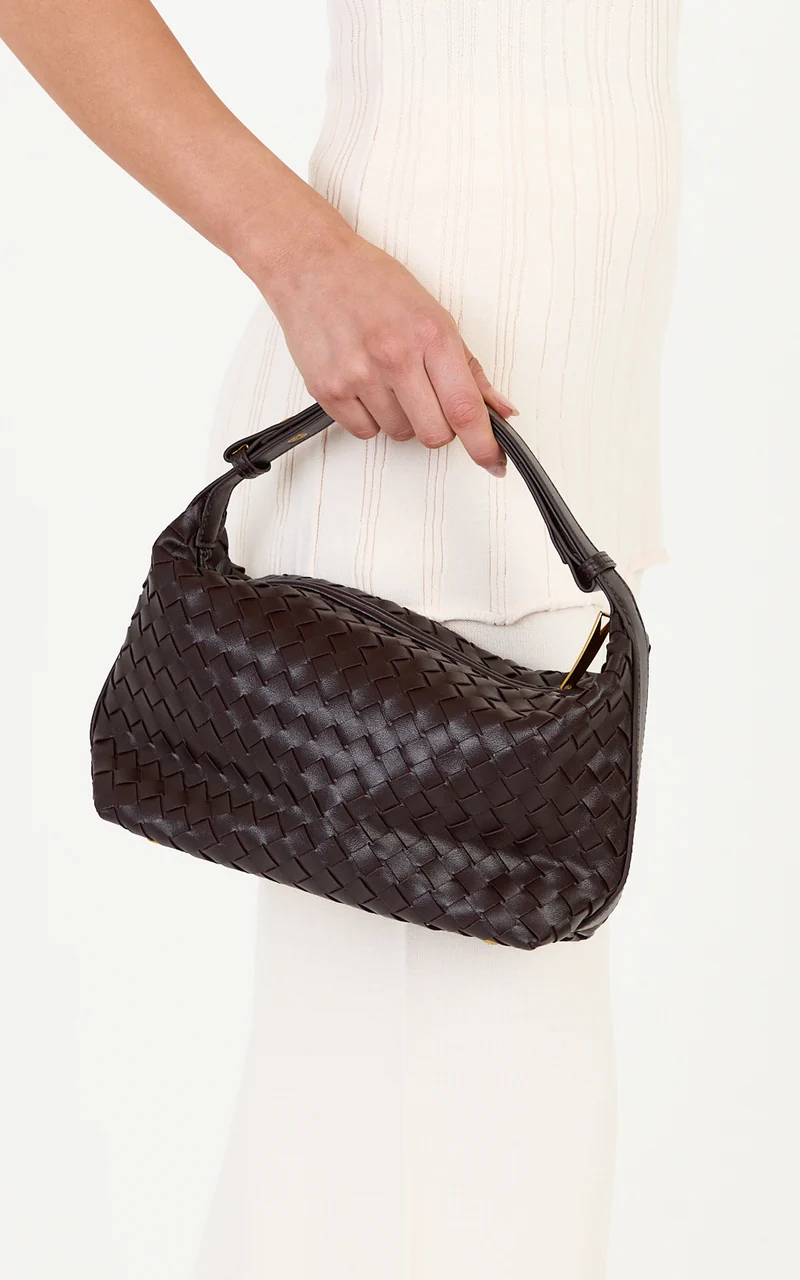 Zuri Bag - Woven Shoulder Bag in Chocolate