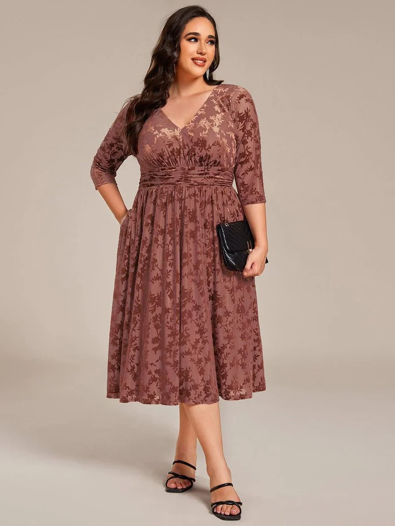 pretty NYRA|Robe d'invitée de mariage en velours fleuri à manches 3/4 grande taille
