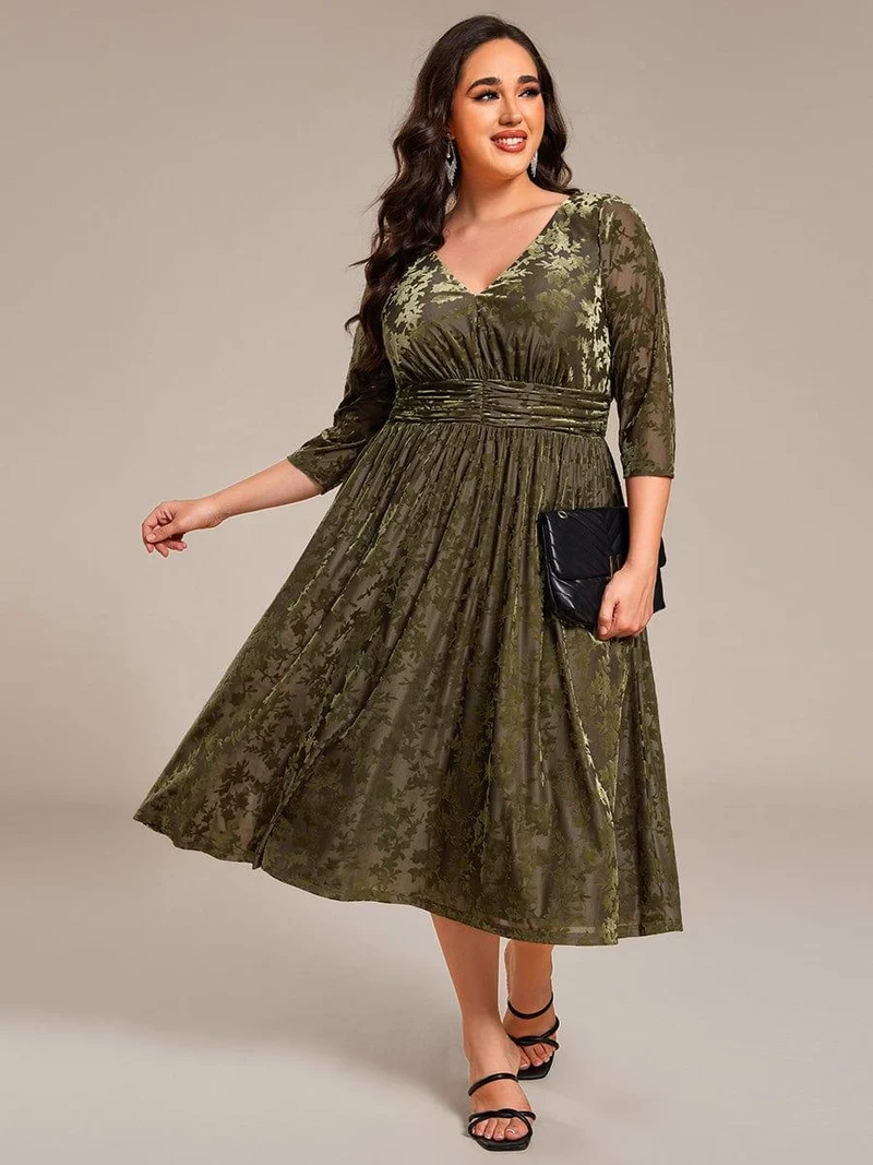pretty NYRA|Robe d'invitée de mariage en velours fleuri à manches 3/4 grande taille