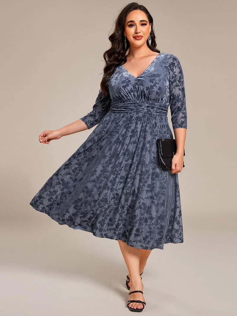 pretty NYRA|Robe d'invitée de mariage en velours fleuri à manches 3/4 grande taille