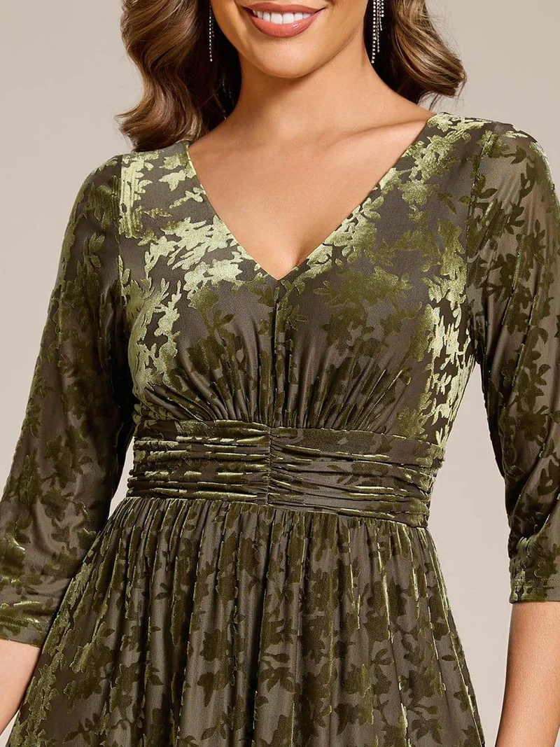 ever NYRA|Robe d'invitée de mariage plissée à manches 3/4 en velours fleuri