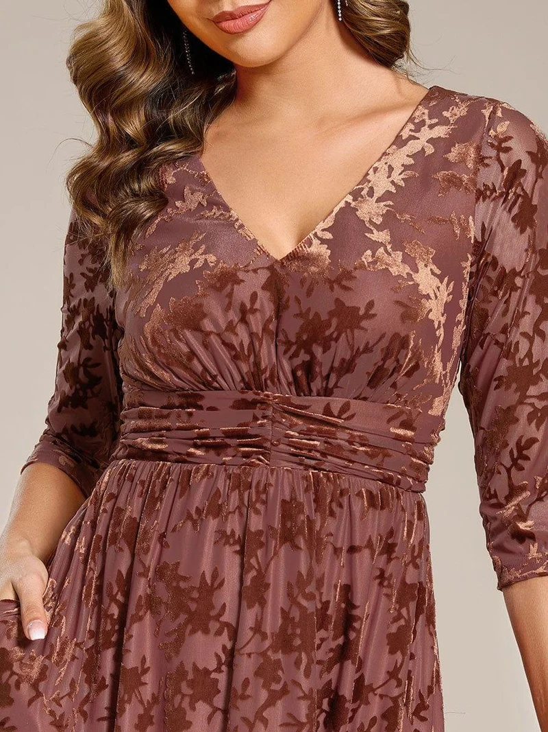 ever NYRA|Robe d'invitée de mariage plissée à manches 3/4 en velours fleuri