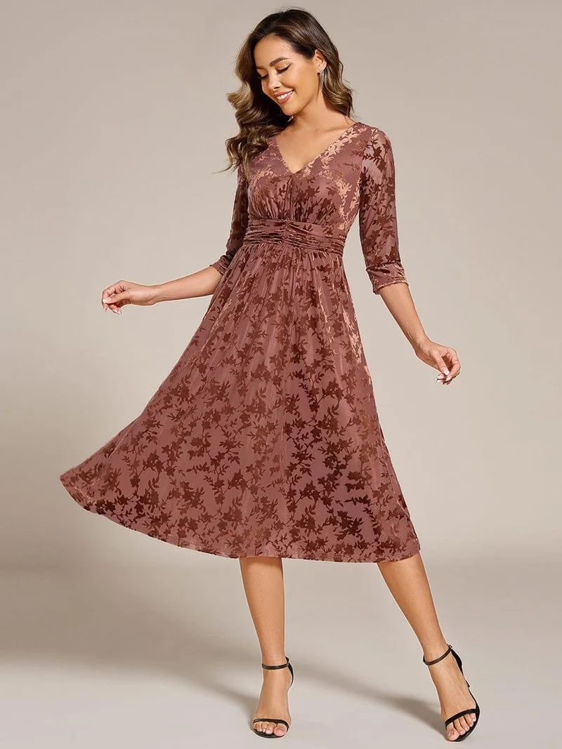 ever NYRA|Robe d'invitée de mariage plissée à manches 3/4 en velours fleuri