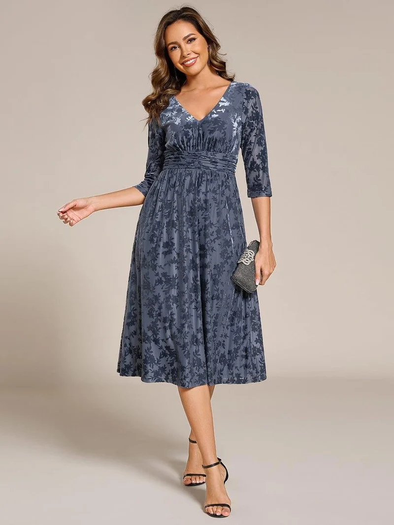 ever NYRA|Robe d'invitée de mariage plissée à manches 3/4 en velours fleuri