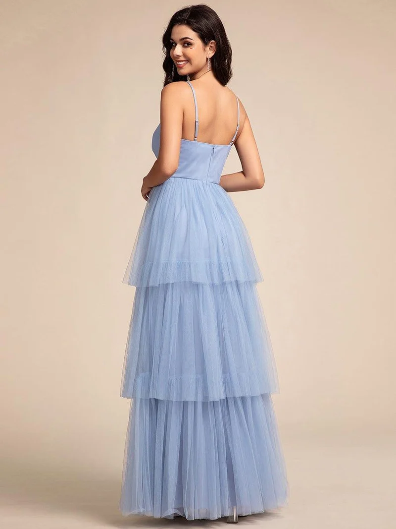 Robe longue de demoiselle d'honneur à bretelles spaghetti à plusieurs niveaux