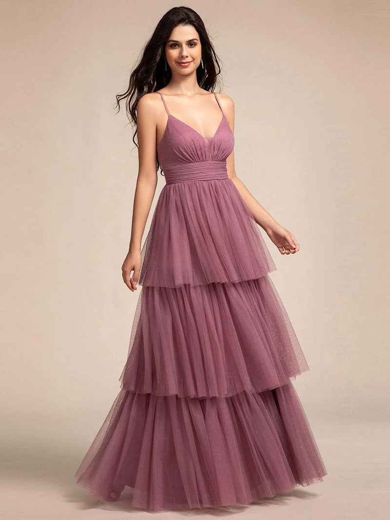 Robe longue de demoiselle d'honneur à bretelles spaghetti à plusieurs niveaux