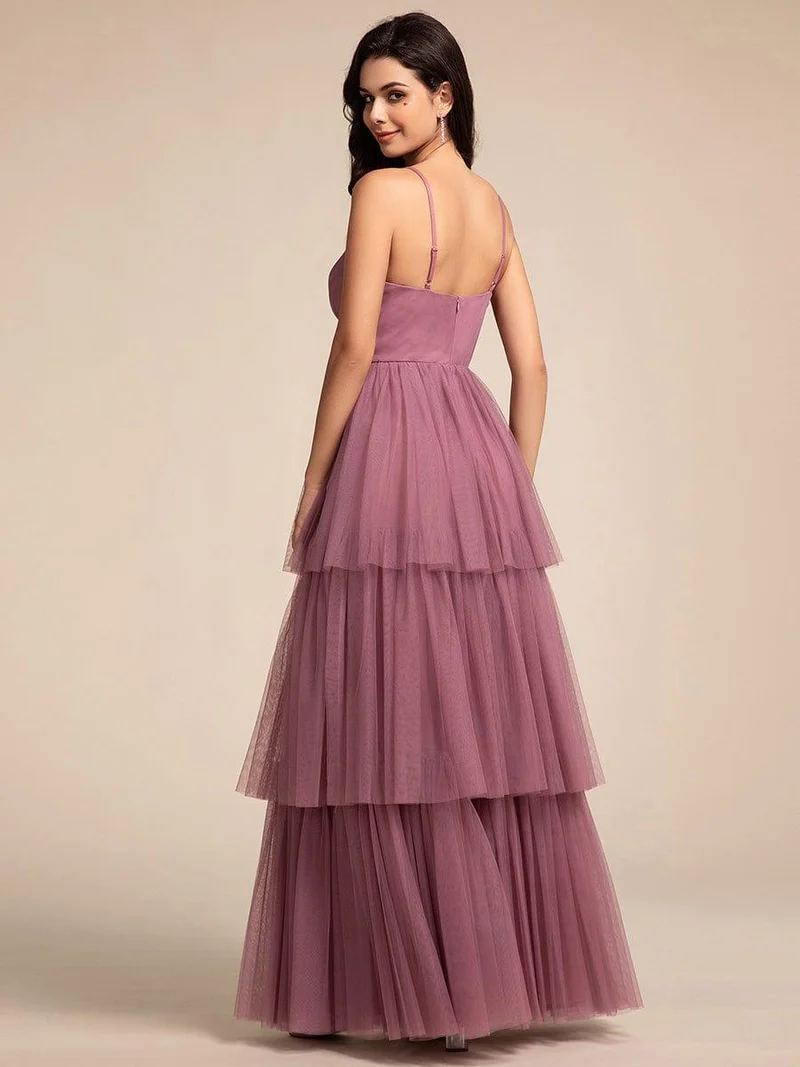 Robe longue de demoiselle d'honneur à bretelles spaghetti à plusieurs niveaux