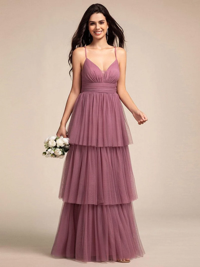 Robe longue de demoiselle d'honneur à bretelles spaghetti à plusieurs niveaux