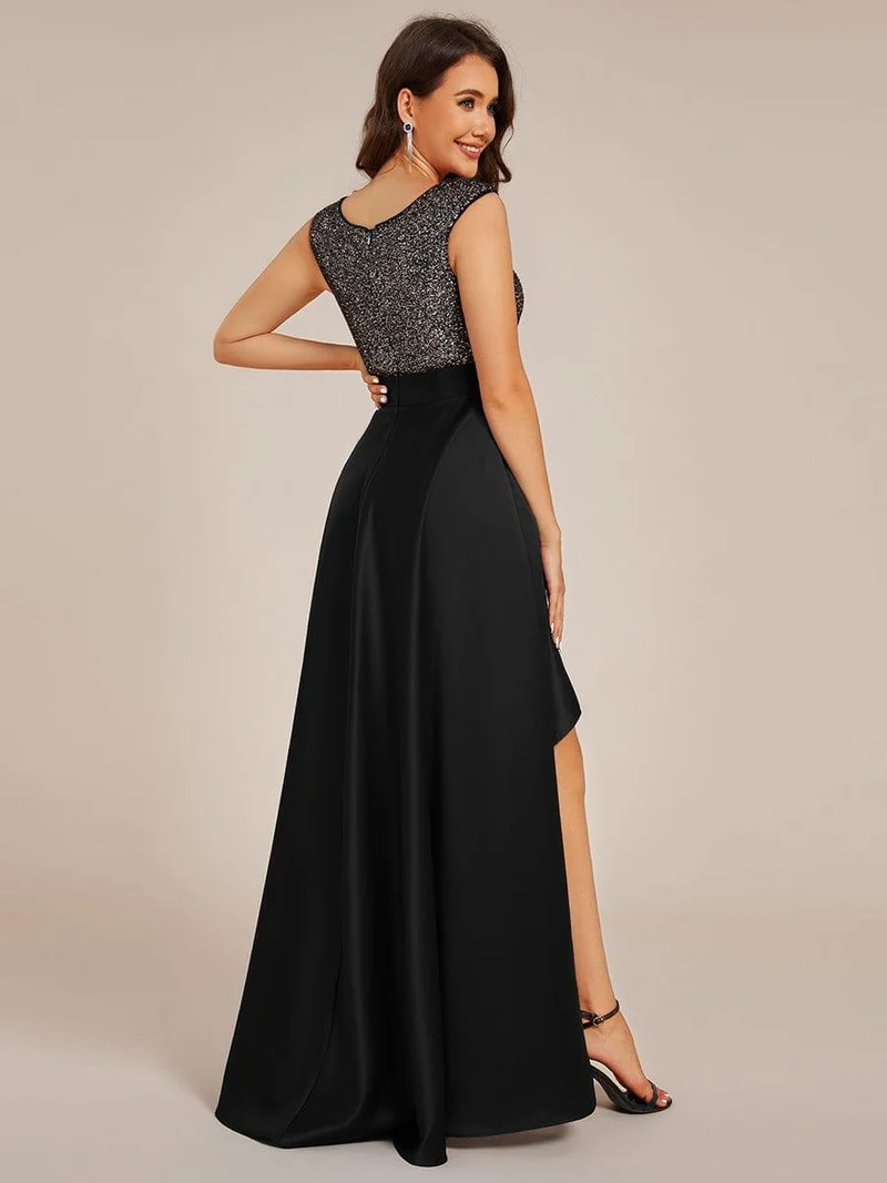 Robe de soirée à sequins et décolleté plongeant avec satin