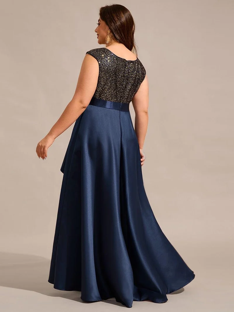 Robe de soirée à sequins et décolleté plongeant avec satin
