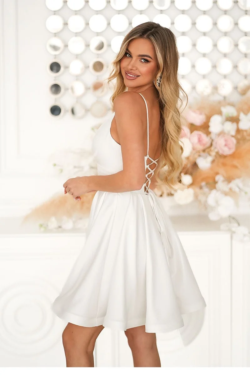 Robe évasée blanche courte