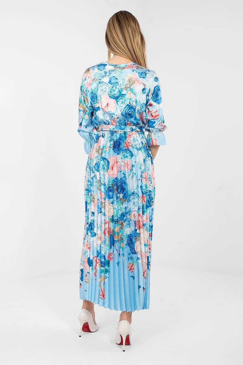 Robe bleue plissée longue motif fleuri